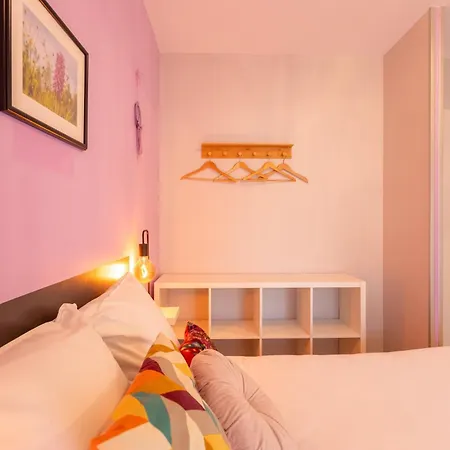 - Orchis Bed & Breakfast