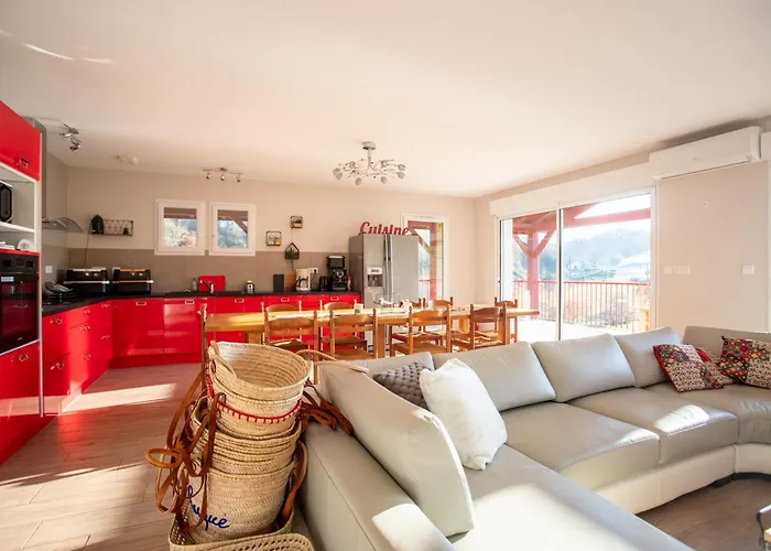 - Orchis Bed & Breakfast 2*